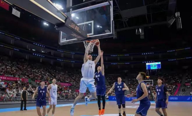 窗口期马赛备战全明星赛，防线松动细节曝光，底气十足，年轻球员得到机会(防守拍和进攻拍的区别)